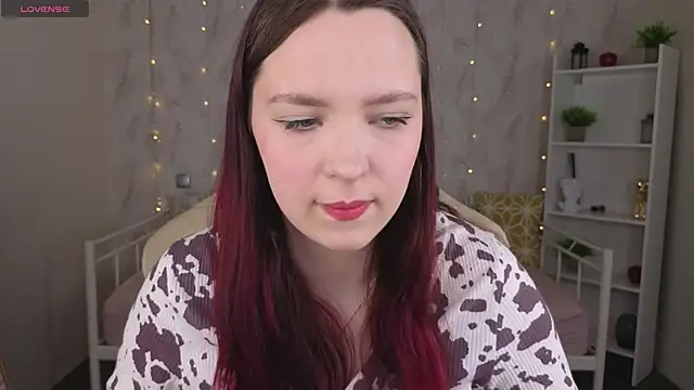 Monica  Queen online show from 05/18/26, 05:34
