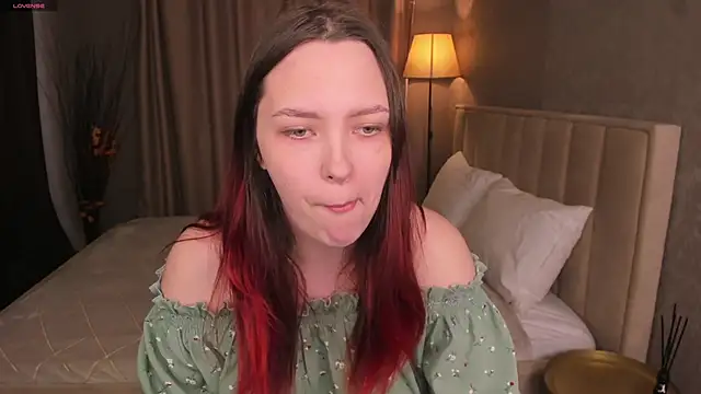 Monica  Queen online show from 03/19/26, 05:40