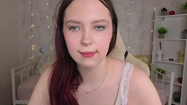 Monica  Queen online show from 05/06/26, 05:33