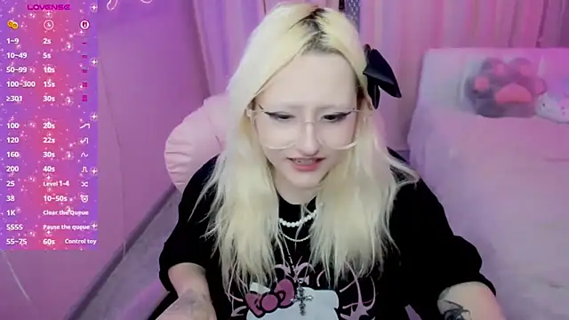 JuliaSharkk online show from 11/20/25, 09:47