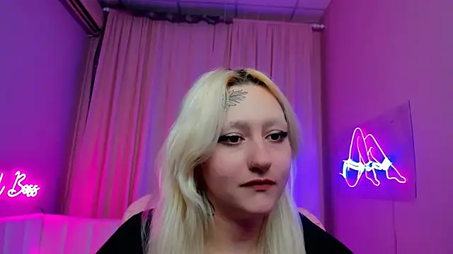 JuliaSharkk online show from 09/30/25, 01:55