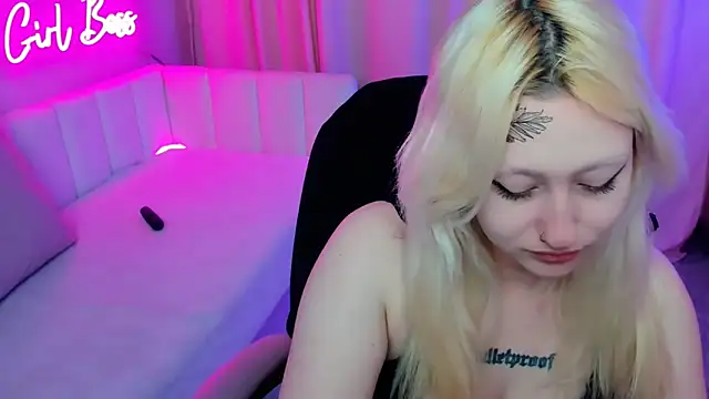 JuliaSharkk online show from 09/29/25, 01:50