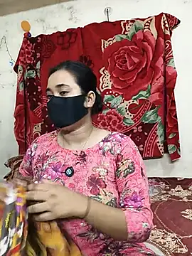 Love Queen11 online show from 05/24/26, 04:51