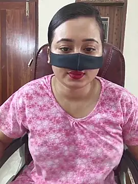 Love Queen11 online show from 04/18/26, 06:38