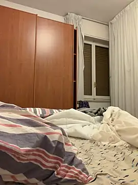 Italianofirenze online show from 12/22/25, 05:57