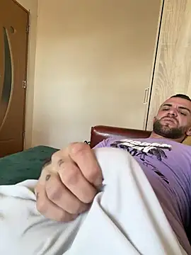 Snapshot of sexyman1936 chatting on 12/17/25, 12:54 sexyman1936 online show from 12/17/25, 12:54