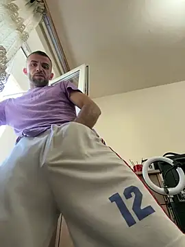 Snapshot of sexyman1936 chatting on 12/15/25, 01:06 sexyman1936 online show from 12/15/25, 01:06