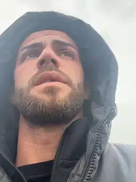 Snapshot of sexyman1936 chatting on 10/24/25, 08:35 sexyman1936 online show from 10/24/25, 08:35