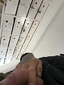 Snapshot of sexyman1936 chatting on 10/25/25, 08:57 sexyman1936 online show from 10/25/25, 08:57