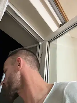 Snapshot of sexyman1936 chatting on 10/29/25, 10:42 sexyman1936 online show from 10/29/25, 10:42