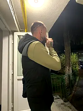 Snapshot of sexyman1936 chatting on 11/23/25, 03:33 sexyman1936 online show from 11/23/25, 03:33