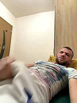 Snapshot of sexyman1936 chatting on 12/02/25, 12:44 sexyman1936 online show from 12/02/25, 12:44