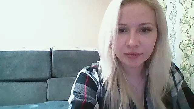 Snapshot of Ceryanne chatting on 10/31/25, 01:24 Ceryanne online show from 10/31/25, 01:24