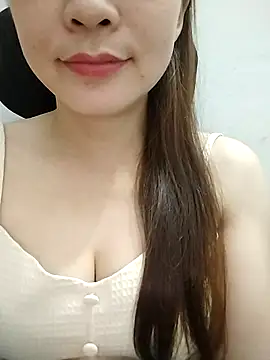 Girl Shy2000 online show from 11/06/25, 12:09