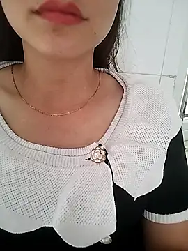 Girl Shy2000 online show from 11/17/25, 03:54