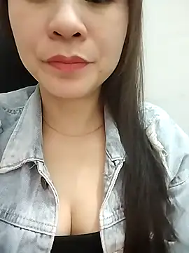 Girl Shy2000 online show from 11/13/25, 04:00