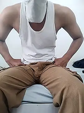 Snapshot of Ilhaamgrey chatting on 10/04/25, 04:47 Ilhaamgrey online show from 10/04/25, 04:47