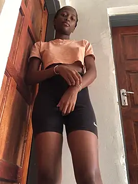 Snapshot of Caramel102004 chatting on 04/04/26, 09:27 Caramel102004 online show from 04/04/26, 09:27