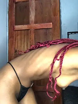 Snapshot of Caramel102004 chatting on 03/17/26, 09:12 Caramel102004 online show from 03/17/26, 09:12