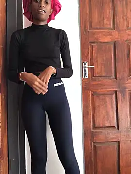 Snapshot of Caramel102004 chatting on 04/14/26, 11:48 Caramel102004 online show from 04/14/26, 11:48