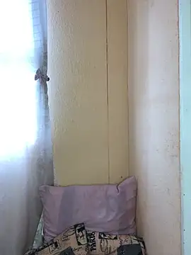 Snapshot of Caramel102004 chatting on 01/16/26, 08:51 Caramel102004 online show from 01/16/26, 08:51