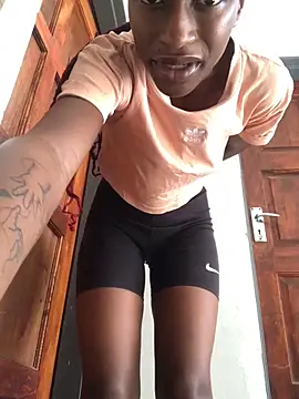 Snapshot of Caramel102004 chatting on 04/02/26, 10:44 Caramel102004 online show from 04/02/26, 10:44