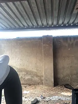 Snapshot of Caramel102004 chatting on 12/21/25, 08:49 Caramel102004 online show from 12/21/25, 08:49