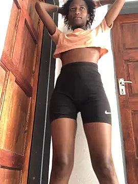 Snapshot of Caramel102004 chatting on 04/09/26, 09:37 Caramel102004 online show from 04/09/26, 09:37