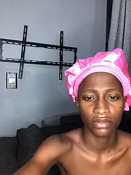 Snapshot of Caramel102004 chatting on 02/10/26, 11:26 Caramel102004 online show from 02/10/26, 11:26