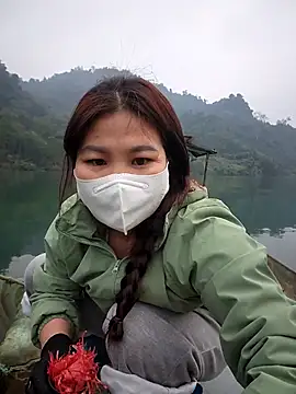 Meoweo 23 online show from 12/16/25, 12:04