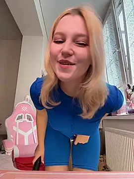 Snapshot of Crystal_Neko chatting on 11/20/25, 12:17 Crystal Neko online show from 11/20/25, 12:17