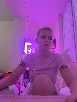 Snapshot of Crystal_Neko chatting on 02/01/26, 02:04 Crystal Neko online show from 02/01/26, 02:04