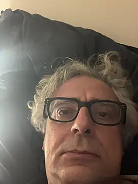 Snapshot of chtentation chatting on 02/16/26, 10:51 chtentation online show from 02/16/26, 10:51