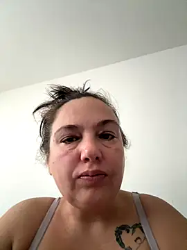 Snapshot of Eleanorxx chatting on 10/27/25, 08:04 Eleanorxx online show from 10/27/25, 08:04