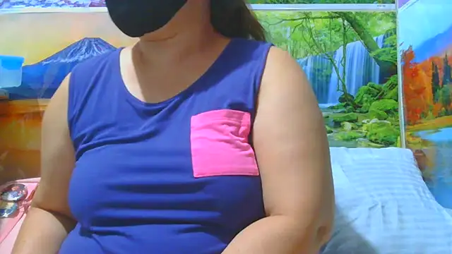 Kimkhaepretty online show from 11/18/25, 02:42