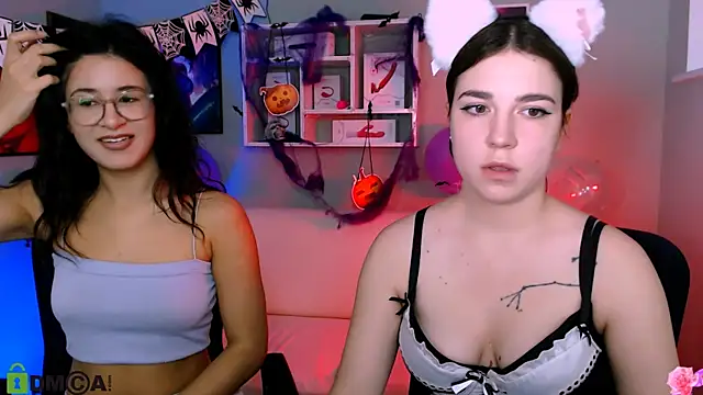 Snapshot of lia_make_love chatting on 10/29/25, 02:27 lia make love online show from 10/29/25, 02:27