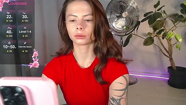 Snapshot of BellaAbey chatting on 12/15/25, 09:59 BellaAbey online show from 12/15/25, 09:59