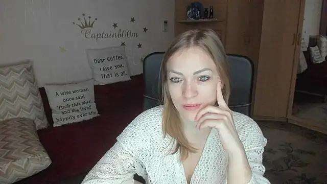 Tiffany Bates online show from 11/03/25, 03:56