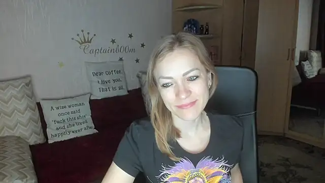 Tiffany Bates online show from 10/22/25, 03:28