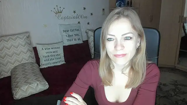 Tiffany Bates online show from 10/10/25, 03:07