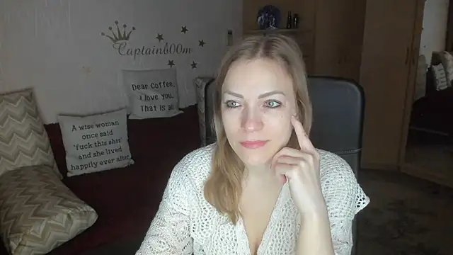 Tiffany Bates online show from 11/27/25, 03:29