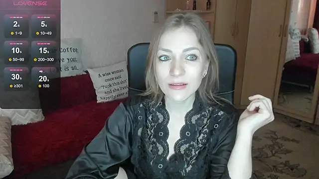Snapshot of Tiffany_Bates chatting on 05/14/26, 02:52 Tiffany Bates online show from 05/14/26, 02:52