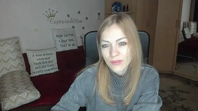 Tiffany Bates online show from 10/07/25, 03:29