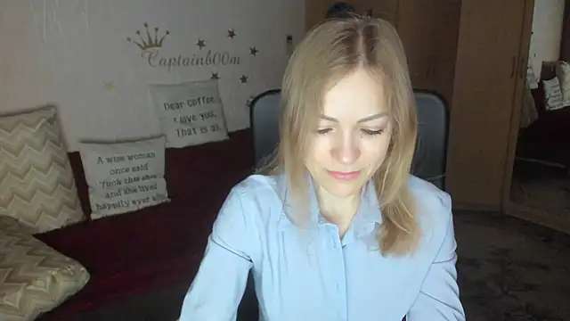 Tiffany Bates online show from 11/01/25, 03:13