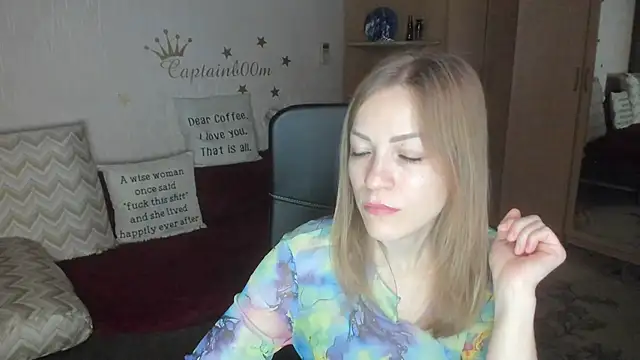 Tiffany Bates online show from 11/22/25, 03:49