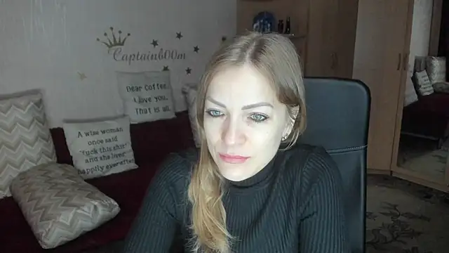 Tiffany Bates online show from 10/04/25, 03:08