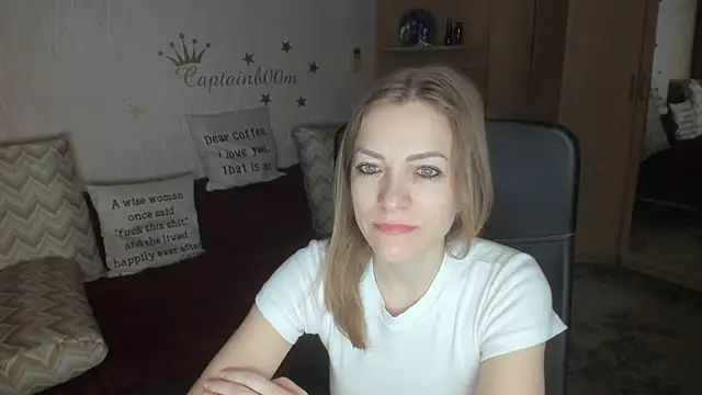 Tiffany Bates online show from 12/05/25, 03:27