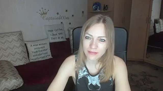 Tiffany Bates online show from 11/18/25, 03:32