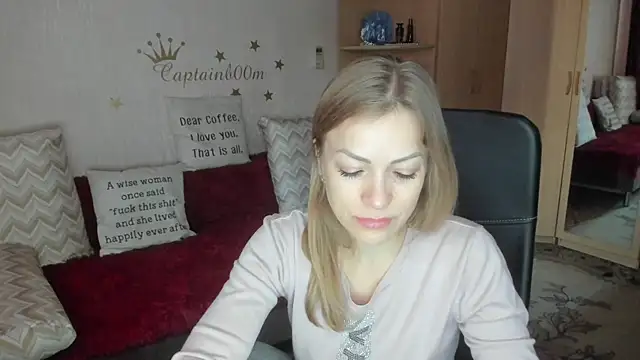 Tiffany Bates online show from 09/30/25, 03:34