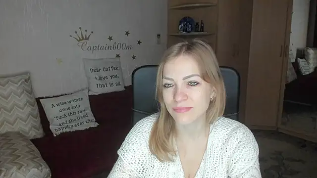 Tiffany Bates online show from 10/20/25, 03:19